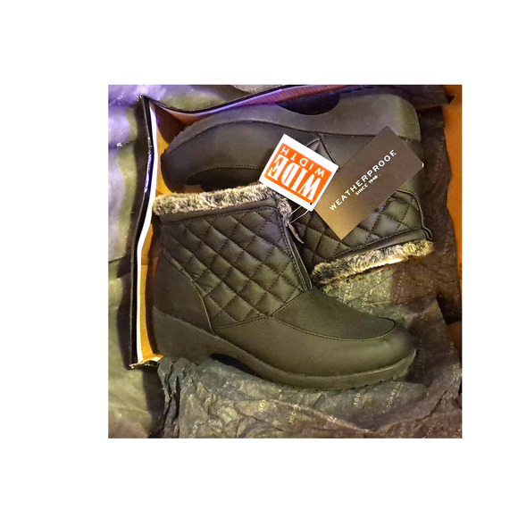 WEATHERPROOF QUILTED FUR LINED GRACE BOOTS BRAND NEW IN BOX SIZE 9 - Picture 1 of 8